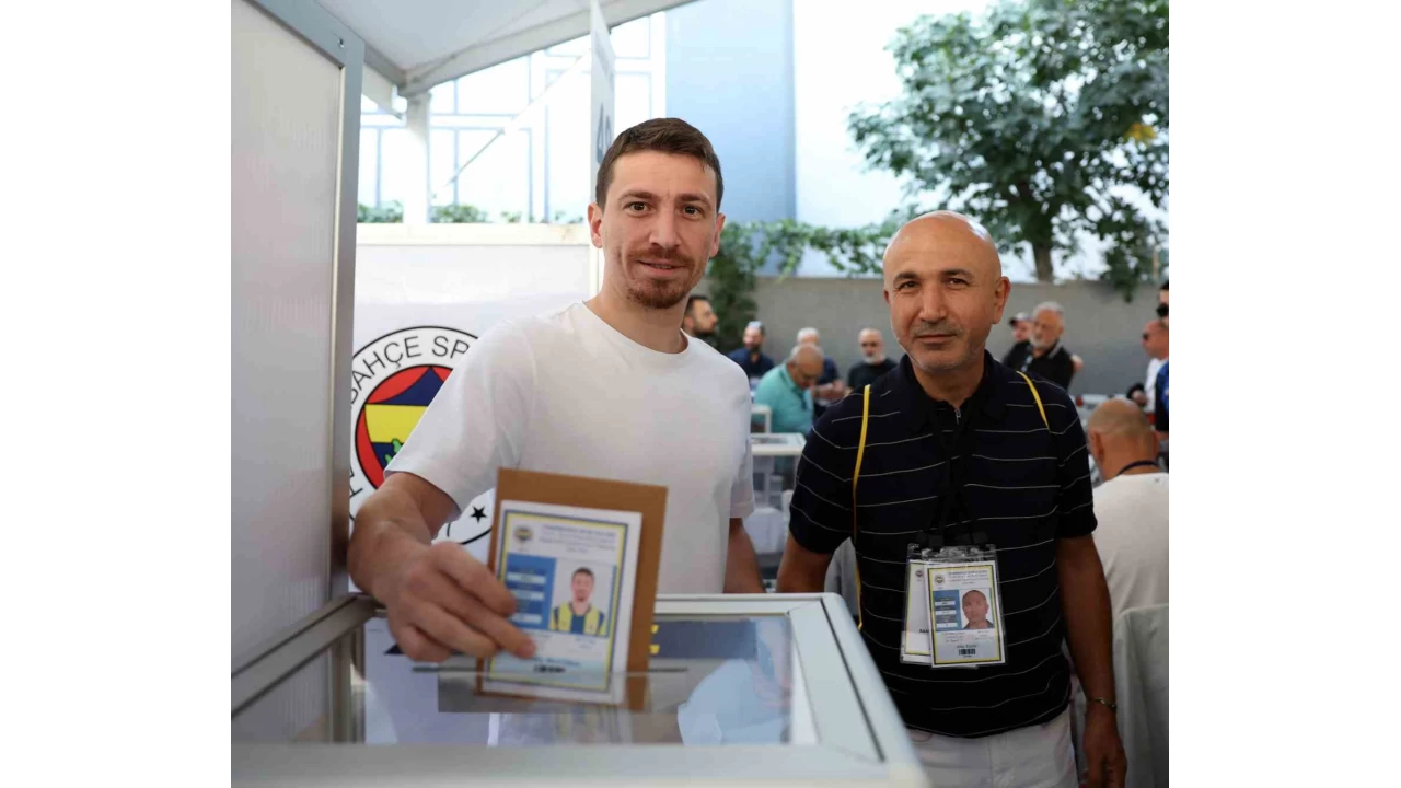 Mert Hakan Yanda Fenerbahe kongresinde oyunu kulland