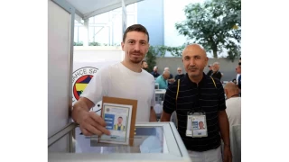 Mert Hakan Yanda Fenerbahe kongresinde oyunu kulland