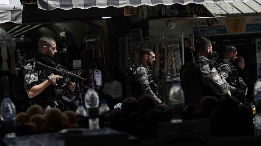 Mescid-i Aksa baskınında 450 Filistinli gözaltına aldı