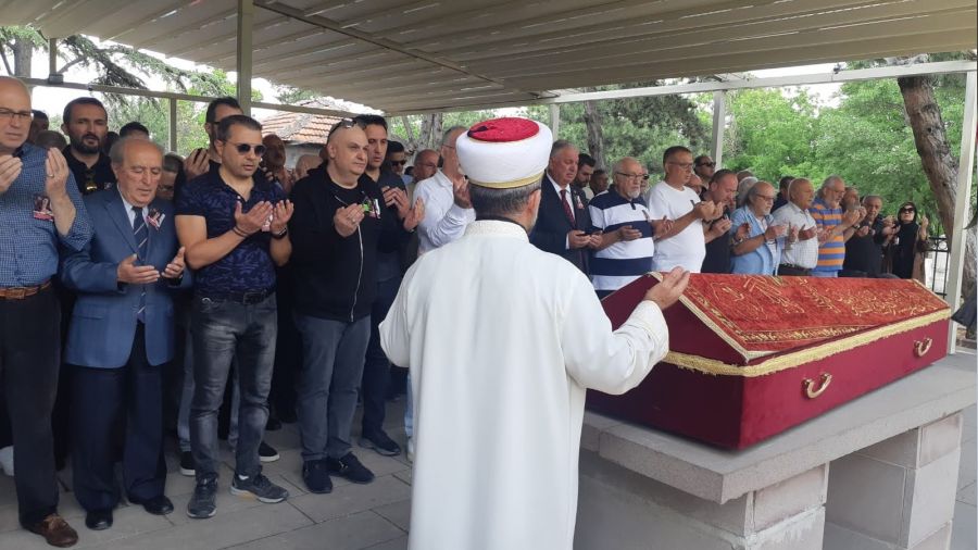 Metin Milli son yolculu�una u�urland�