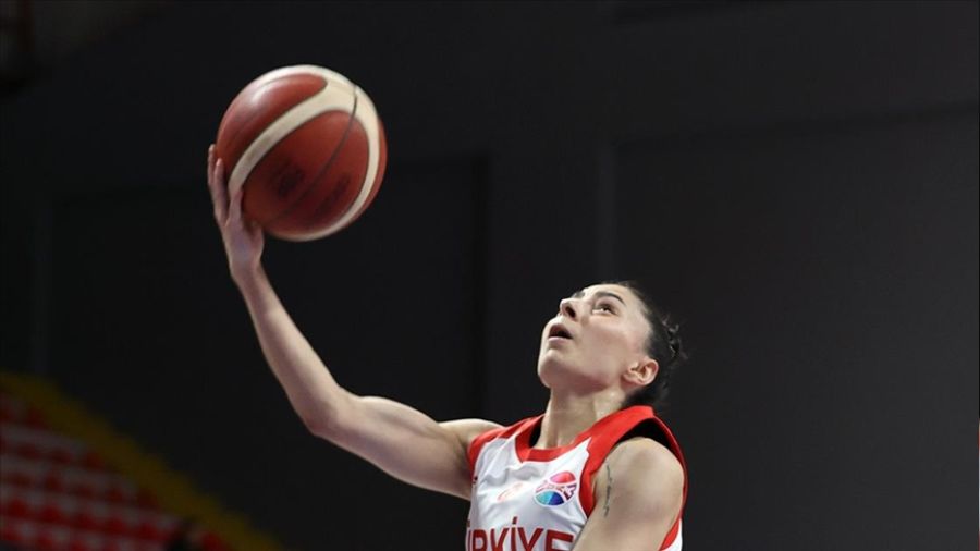 Milliler 3 s�ra geriledi