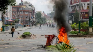 Nepal'de ordu sokaa indi