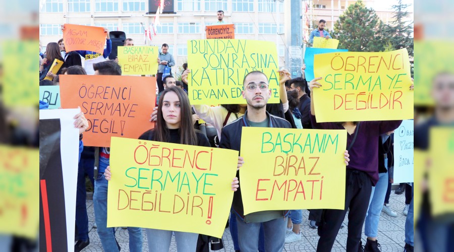 Öğrencilerden ulaşım ücretine tepki