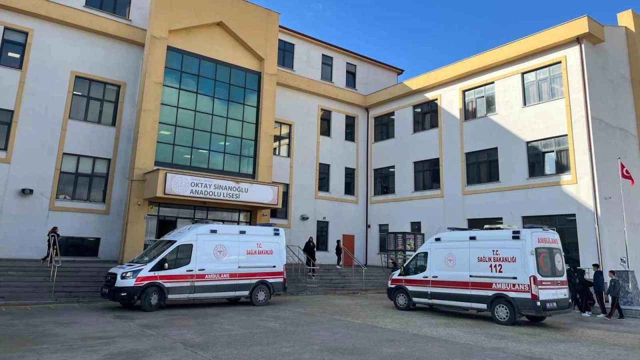 Okula getirilen yemekten 5 renci zehirlendi