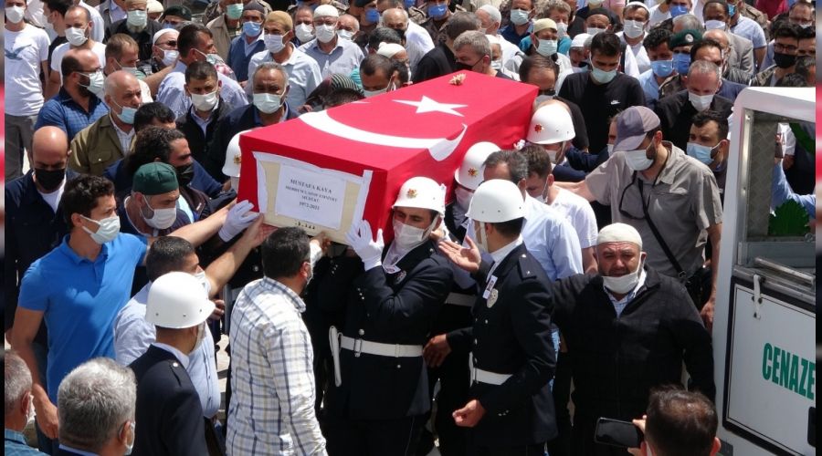 �zel Harekat �ube M�d�r� topra�a verildi