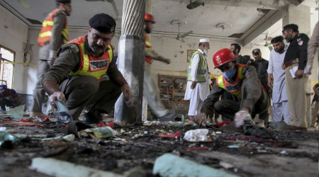 Pakistan'da bombalı saldırı: 8 yaralı