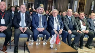 Pazar g�nleri market zincirlerinin kapal� olmas� masaya yat�r�ld�