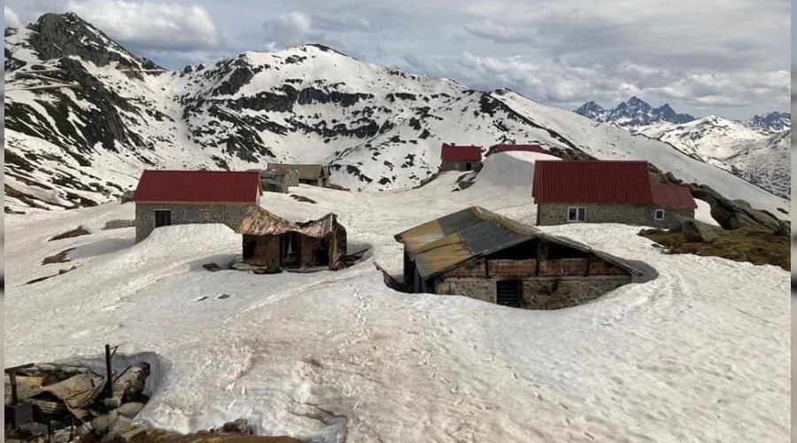 Rize'de yayla evleri birer birer kundaklanıyor