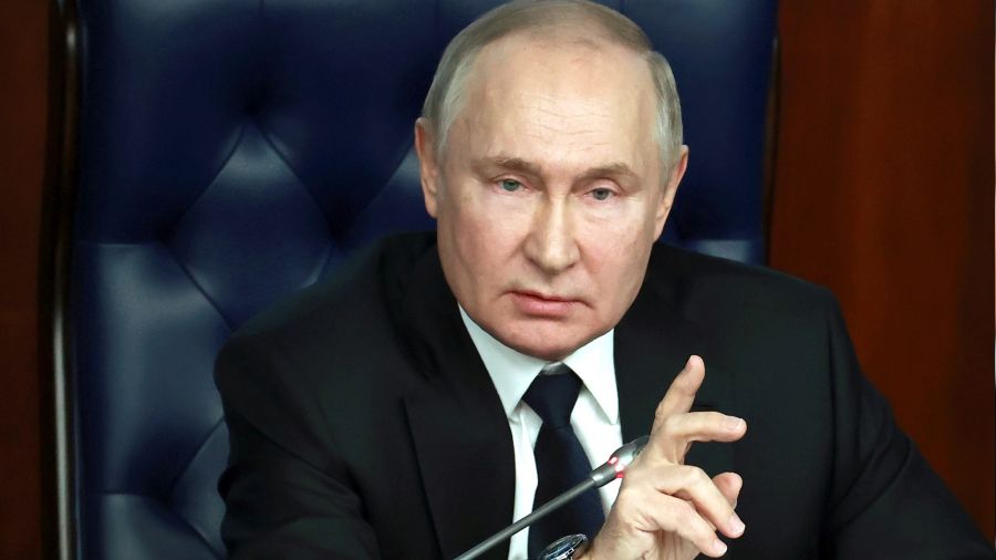 Rusya lideri Putin'den yargıya 'deprem' uyarısı