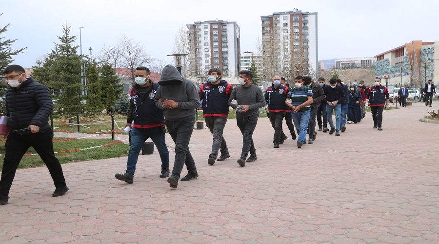 Sa�l�k��lara sald�ranlar�n �ok savunmalar�
