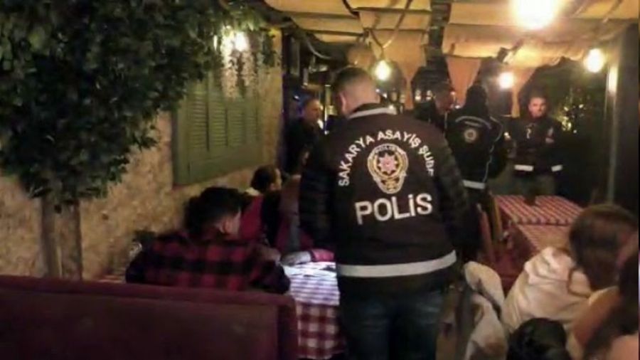 Sakarya'da 17 alkoll� mekana e� zamanl� denetim