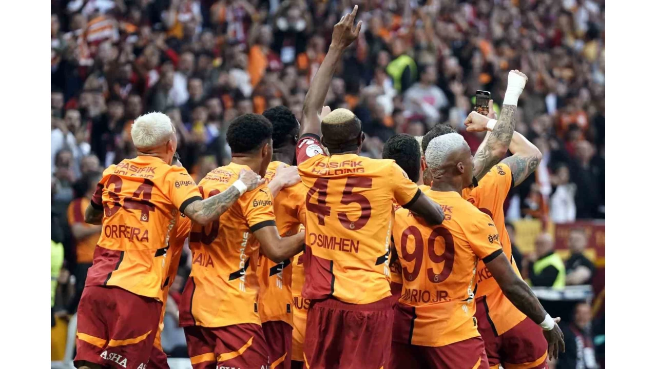 Şampiyon Galatasaray sadece 2 hafta lider olamadı
