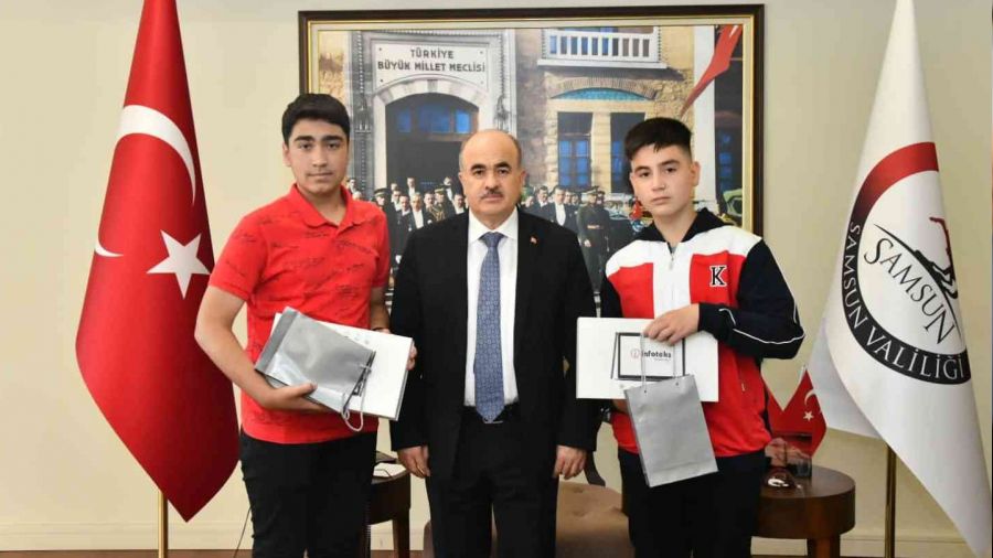 Samsun Valisi Dağlı'dan LGS birincilerine tablet
