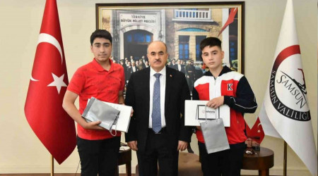 Samsun Valisi Dağlı'dan LGS birincilerine tablet