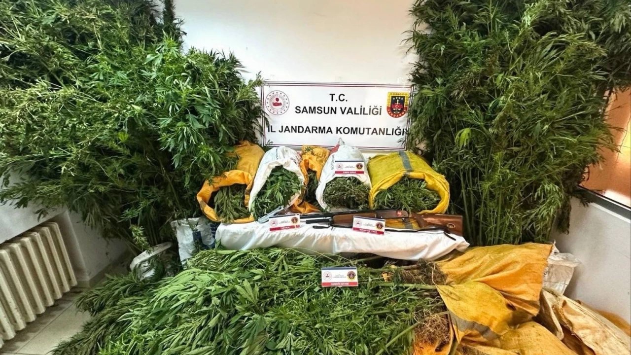 Samsun'da 57 kilo 955 gram kubar esrar ele ge�ti
