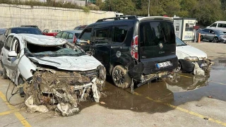 Selde hasar g�ren ara�lar �ekicilerle sanayiye ta��n�yor