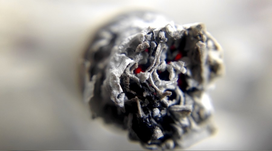 Sigara �ld�rmeye devam ediyor