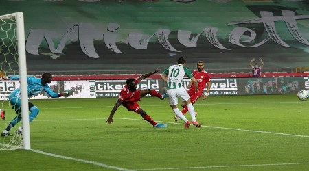 Sivasspor son dakikada bir puanı aldı