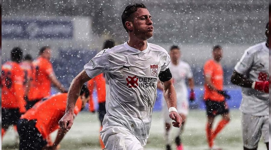 Sivasspor'un yeni golc�s� Hakan 