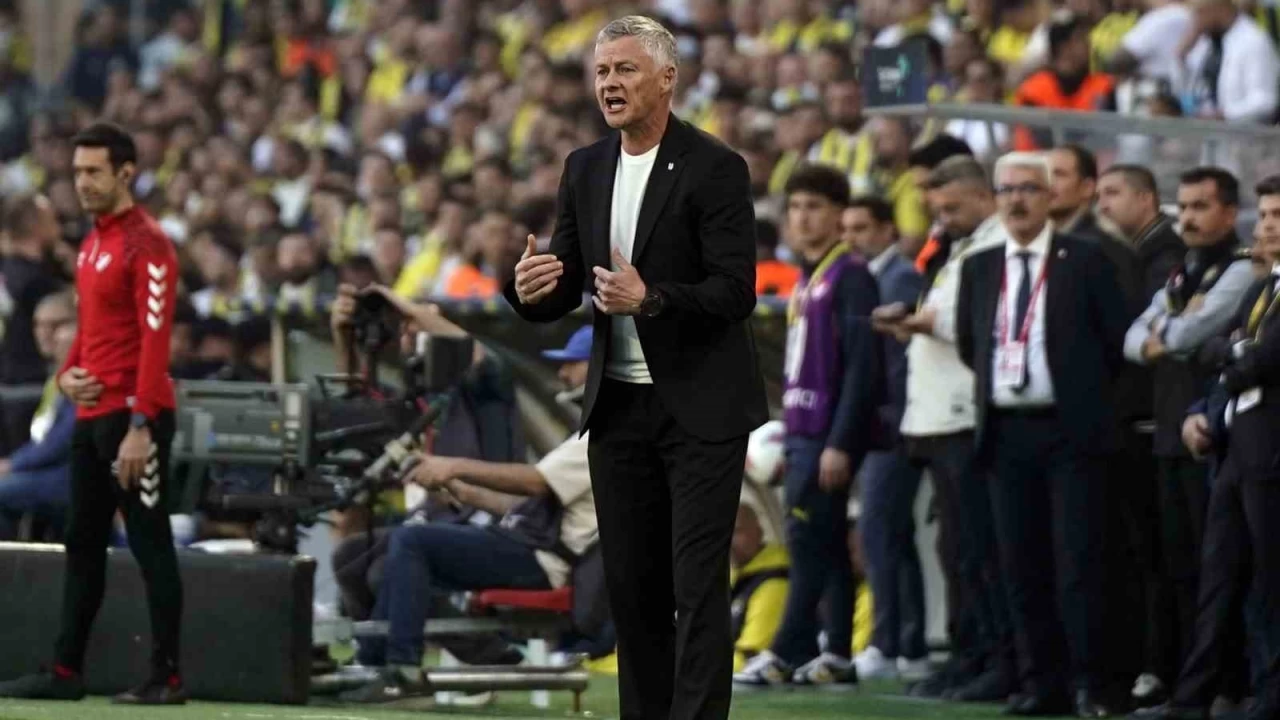Solskjaer, galibiyet sayılarında Mourinho'yu geçti