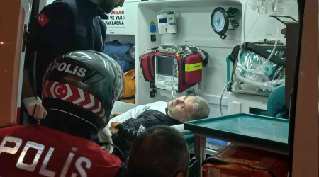 Taksi durağı önünde bıçaklı saldırıya uğradı