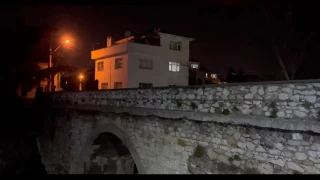 Tarihi kprden den 16 yandaki kz ar yaraland