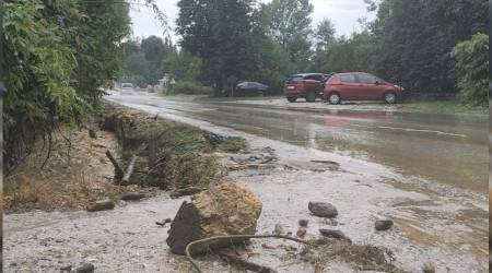 Taan dere sebebiyle kapanan yol tekrar ald
