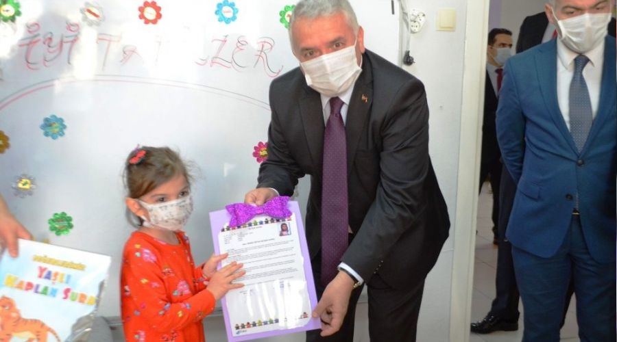 Tekirda�'da minik ��rencilerin karne heyecan�