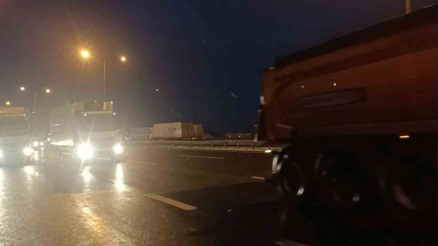 TEM'in Bolu geçişi 7 saatlik çalışma sonucunda trafiğe açıldı