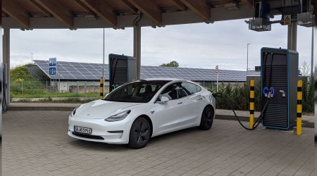 Tesla'dan ‘süper hız' açıklaması geldi