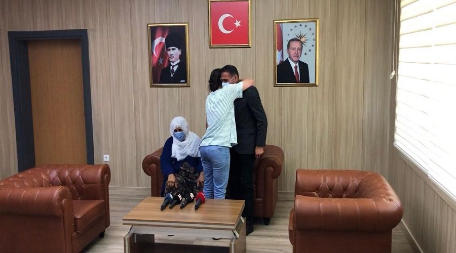 Teslim olan kad�n ter�rist ailesi ile bulu�turuldu