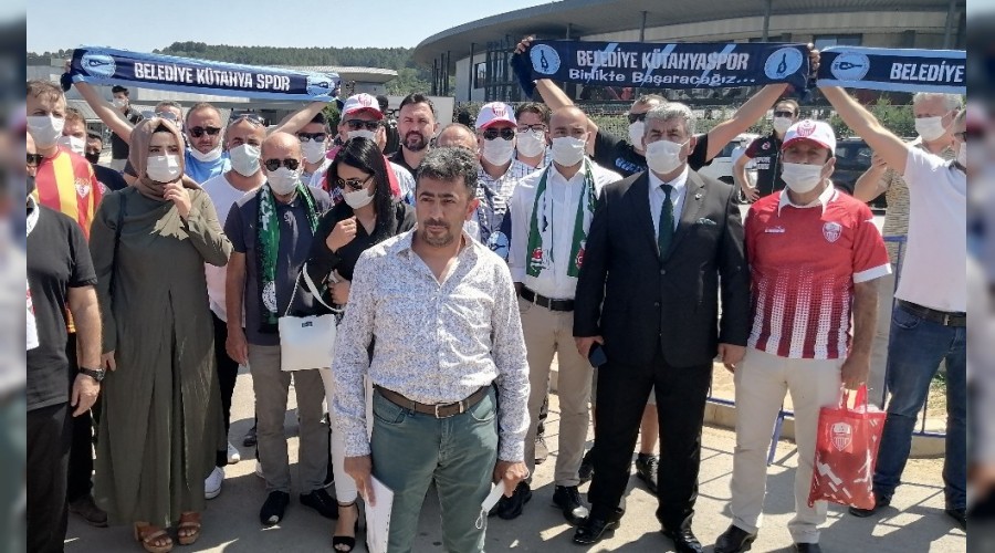 TFF önünde sert protesto