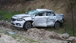Trn dorsesinin arpt otomobil arampole savruldu: 4 yaral