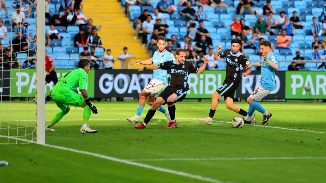Trabzonspor Adana Demirspor'u zorlanarak yendi