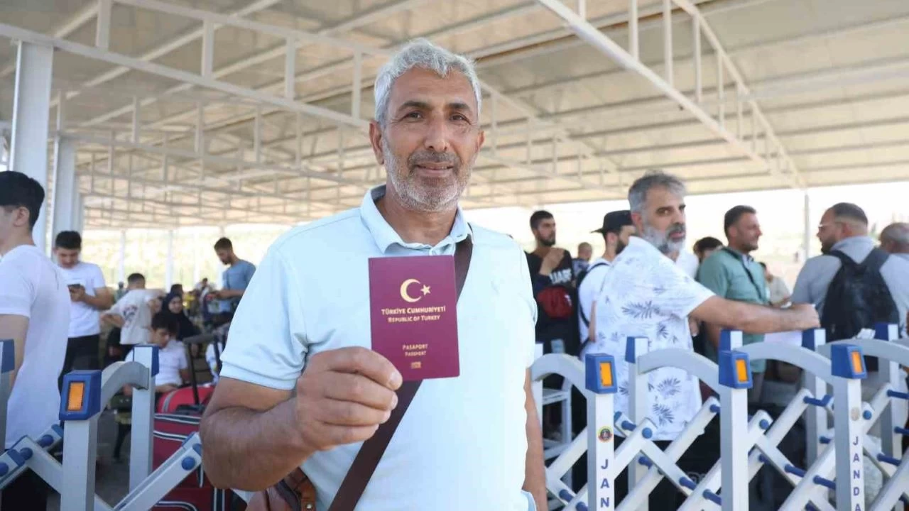 Trk pasaportuyla Suriye'ye geiler balad