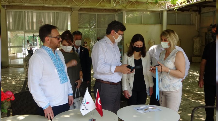 Ukraynalı Bakan'dan 'Antalya'ya gidin' çağrısı
