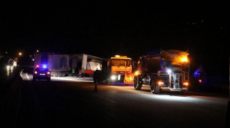 Ulaşıma kapanan Adana - Ankara otoyolu 5 saat sonra açıldı.