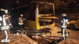 Üsküdar'da İETT otobüsü yandı