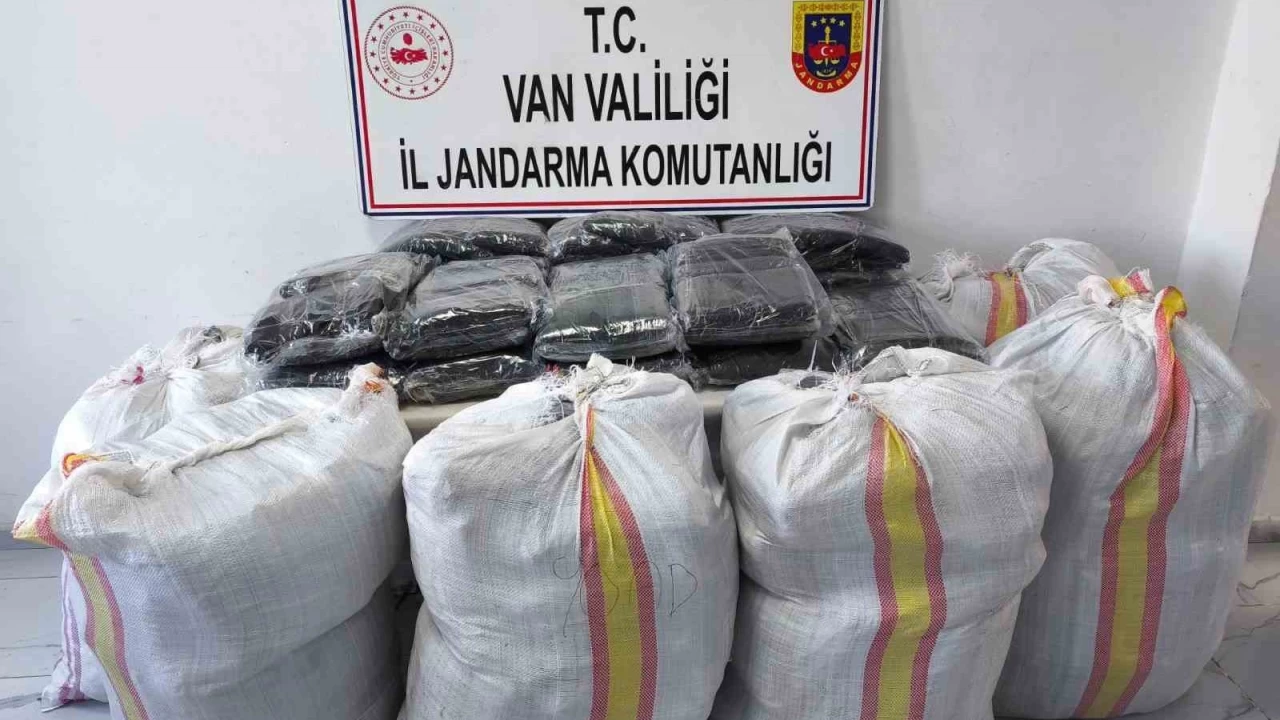 Van'da 1.1 milyon TL deerinde kaak malzeme ele geirildi