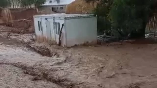 Van'da sağanak sonrası sel meydana geldi