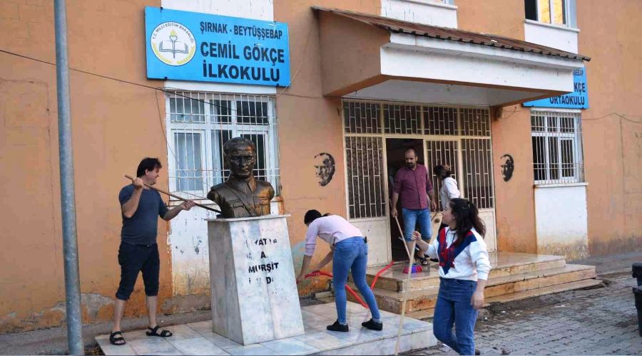 Vefakar ��retmenlerden anlaml� temizlik