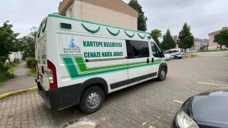 Yakınları tarafından evinde ölü bulundu