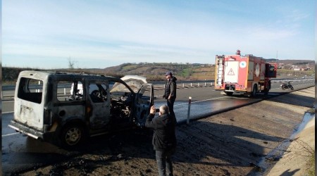 Yanan araçtan geriye hurda yığını kaldı