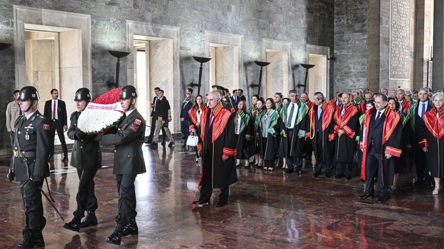 Yargıtay üyeleri Anıtkabir'i ziyaret etti