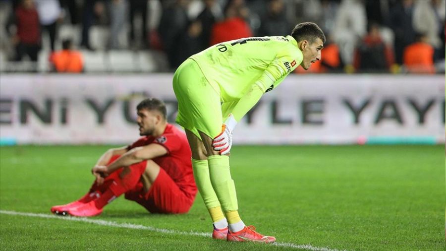 "Yeni ve dinamik bir tak�m olu�turduk"