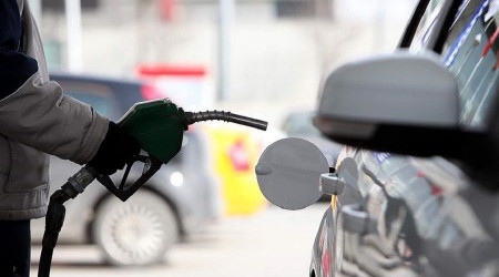 YİNE ZAM: Benzine 88 kuruş, motorine 1 lira 51 kuruş zam