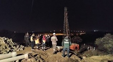 Yüksek gerilim hattına tırmandı