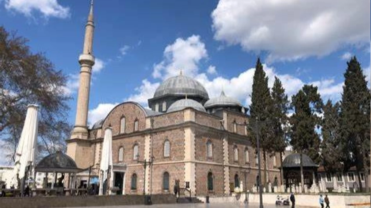 Zanos Paa Camii ve Klliyesi