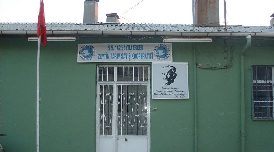 Zeytin Kooperatifi, �yelerine akaryak�t kart� da��t�yor