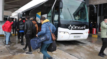 11 yaşındaki kızını Ukrayna'da bırakmış